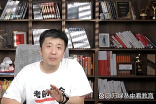 ?莱奥连发社媒质疑判罚：对方手球不判点，米兰抢断先碰球判点